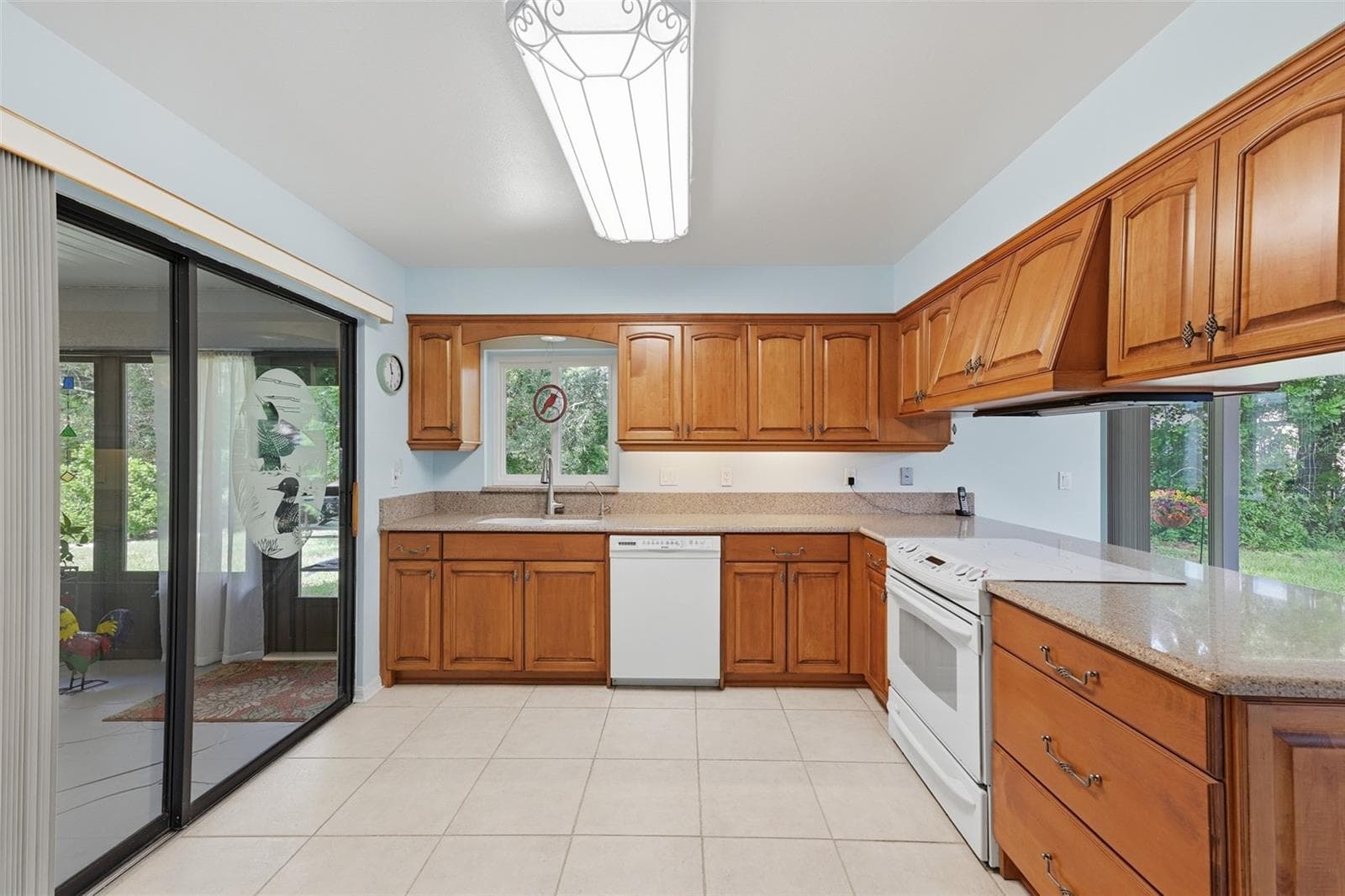 1803 New Bedford Dr photo 3