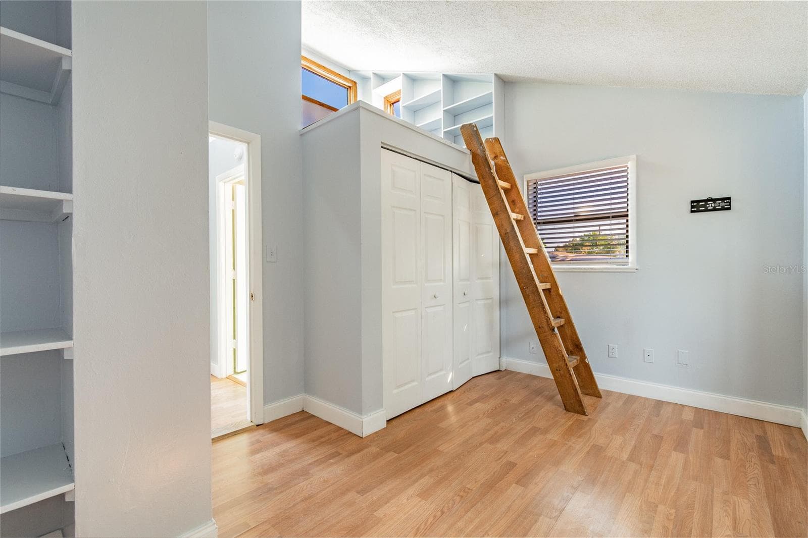 532 45th Street CT W photo 4