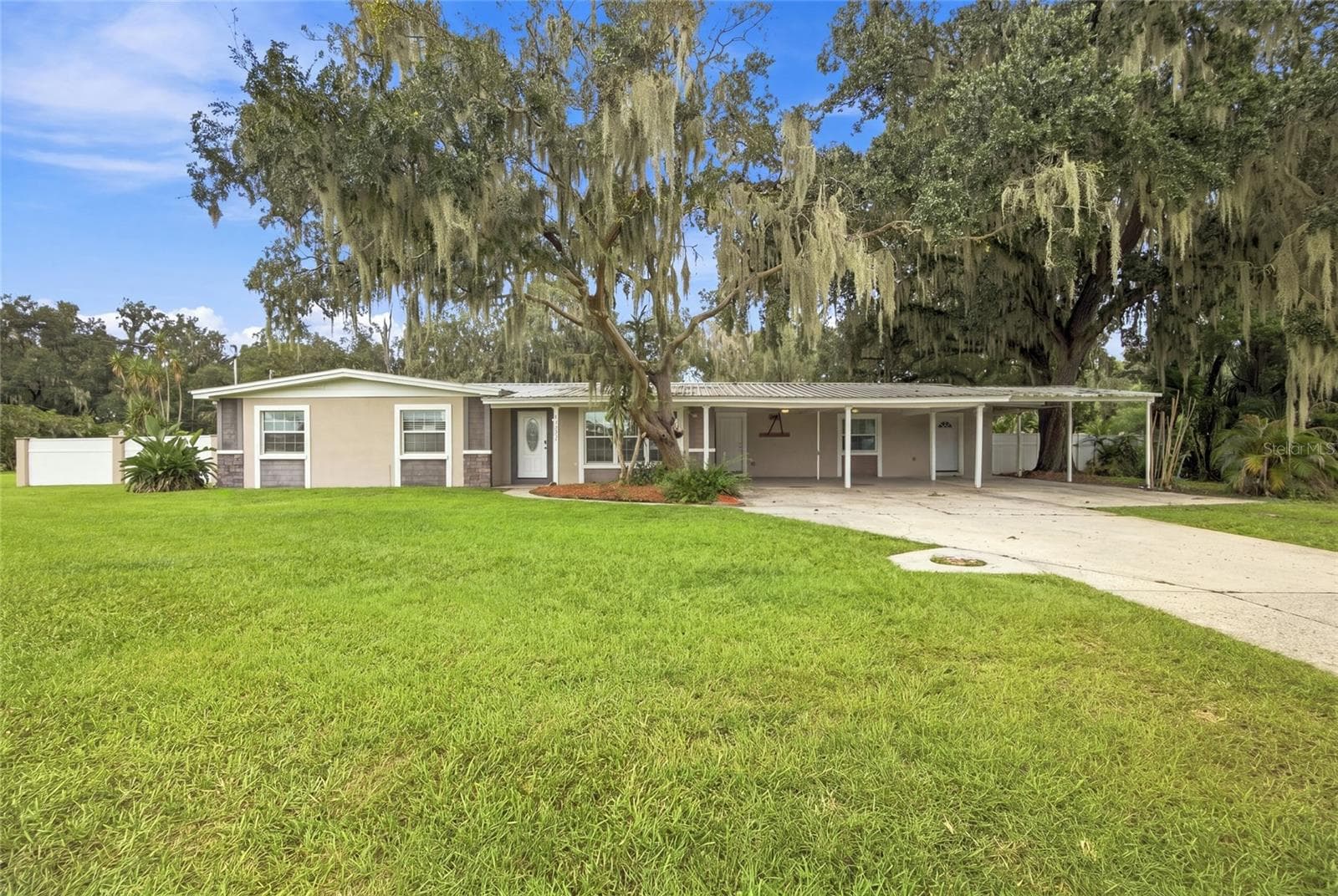 5106 Thonotosassa Rd photo 3
