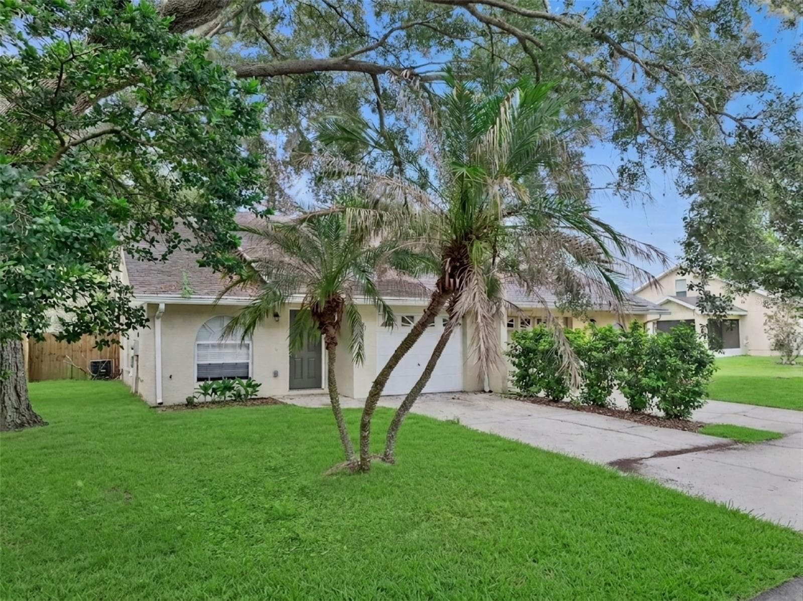 1434 Shirley Dr photo 2