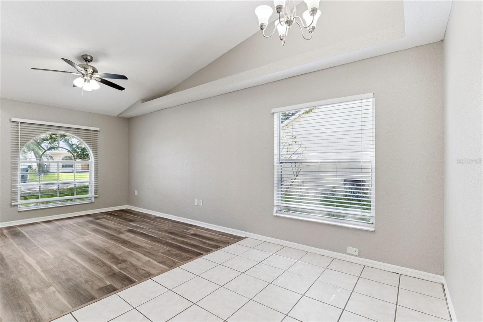 1434 Shirley Dr photo 5