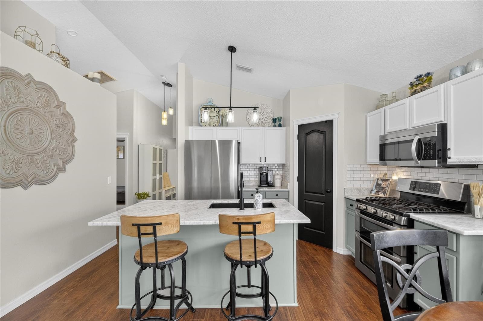 7629 Devonbridge Garden Way photo 3