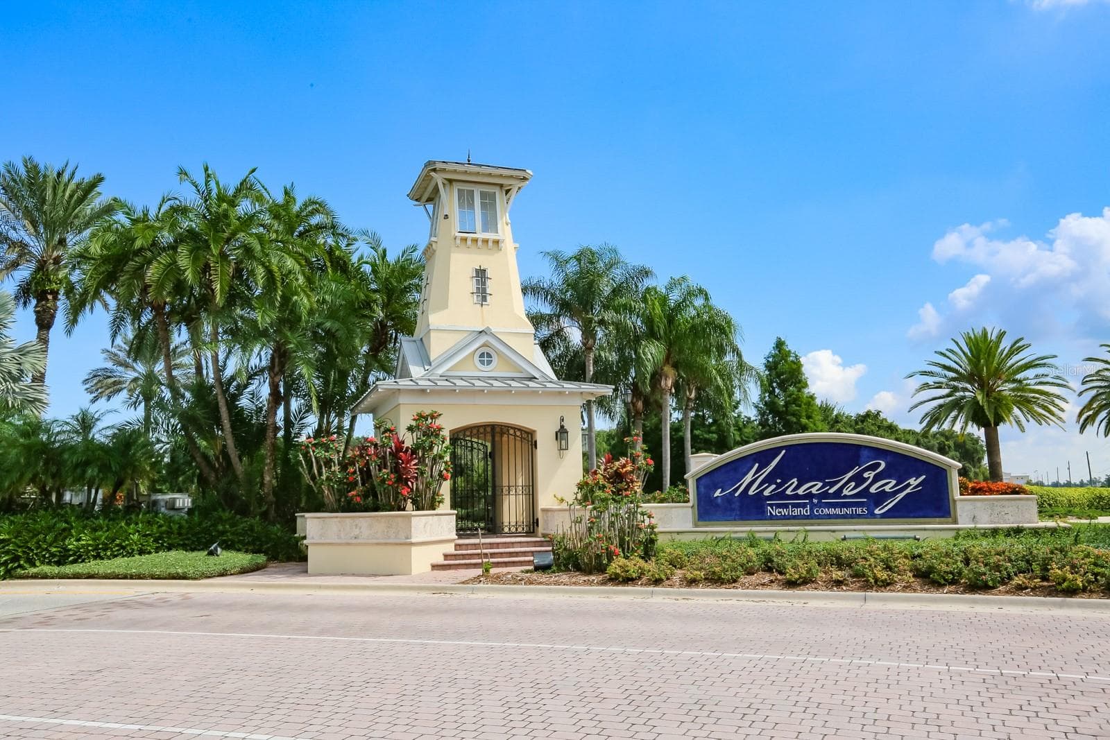 5227 Admiral Pointe Dr photo 2