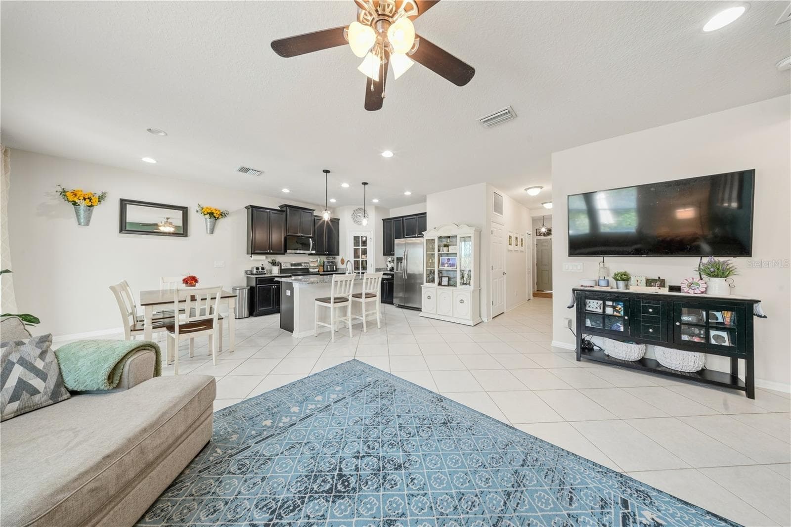 3123 Mela CT photo 4