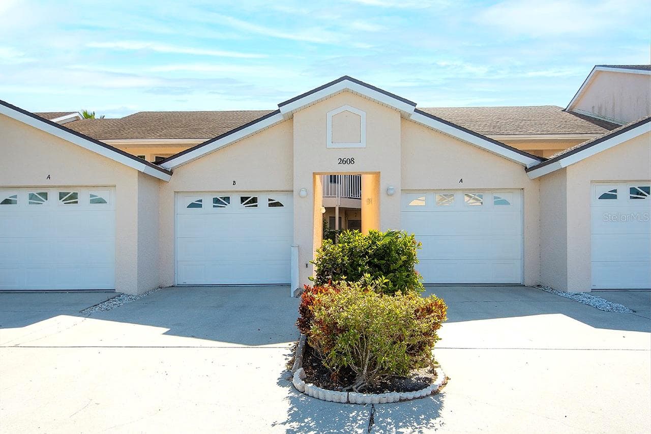 2608 Waterford Way #B photo 2