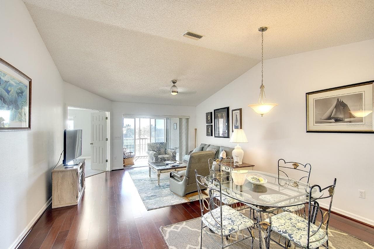 2608 Waterford Way #B photo 4