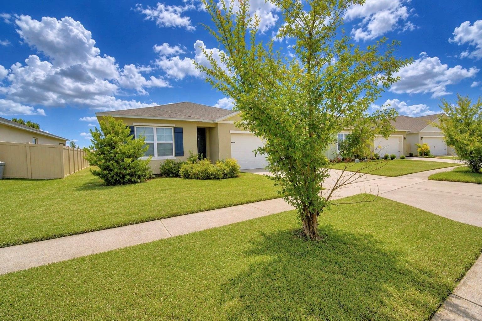 5628 Siltstone St photo 2