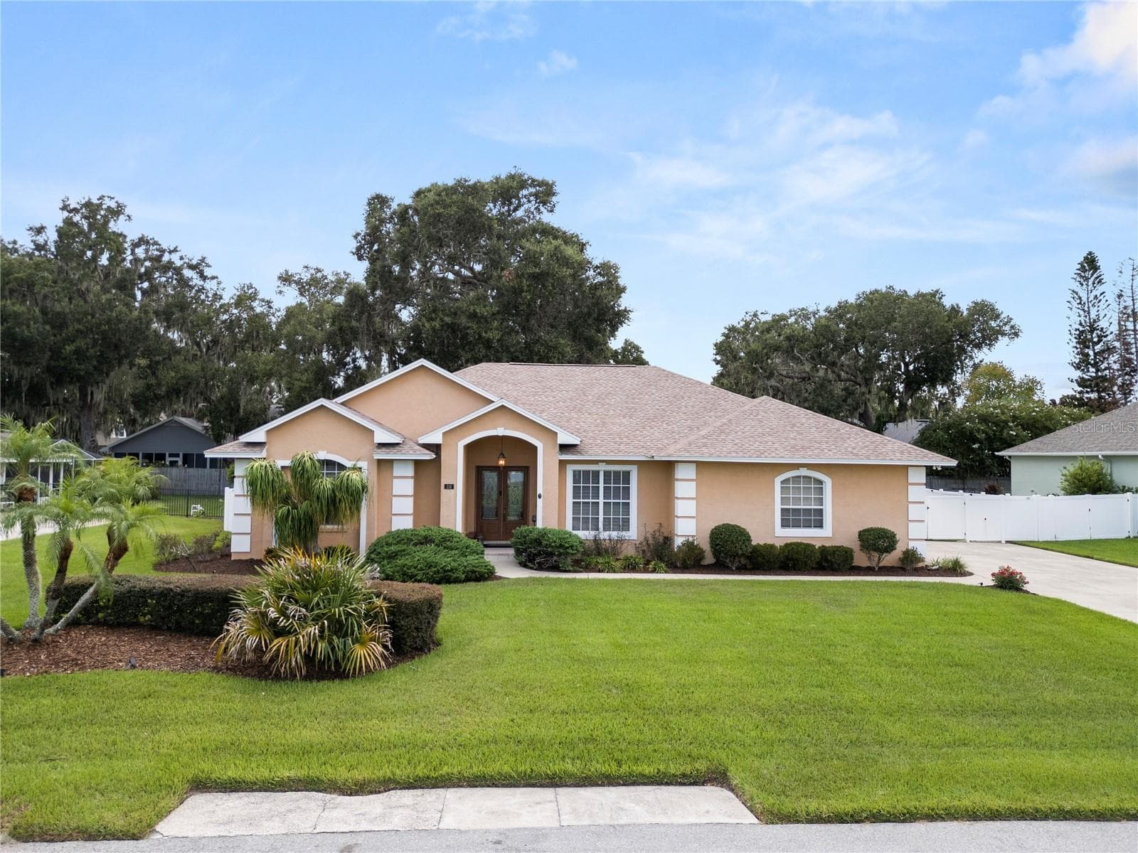 318 Hamilton Shores Dr NE photo 2