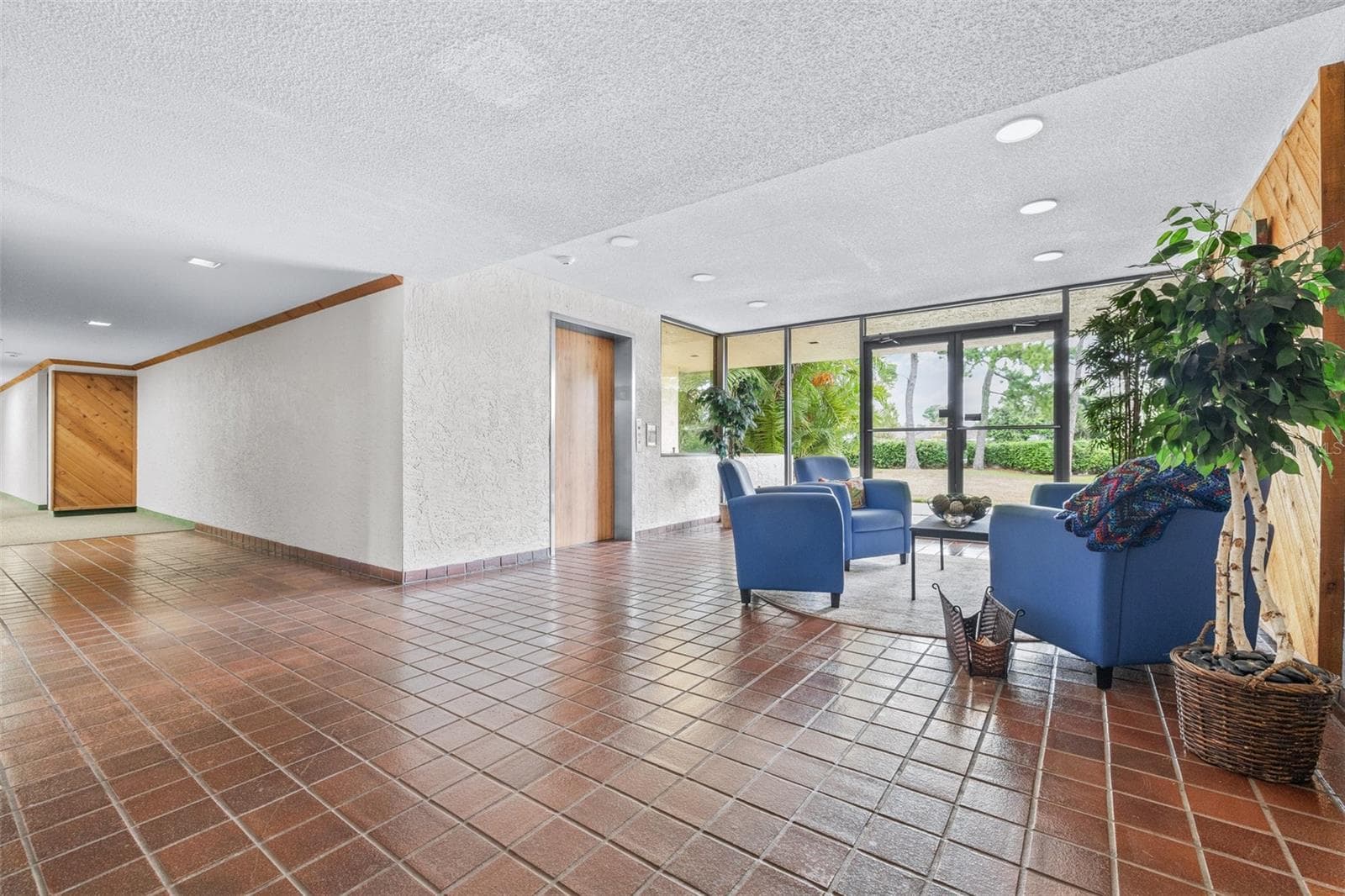 13602 S Village Dr #1107 photo 3