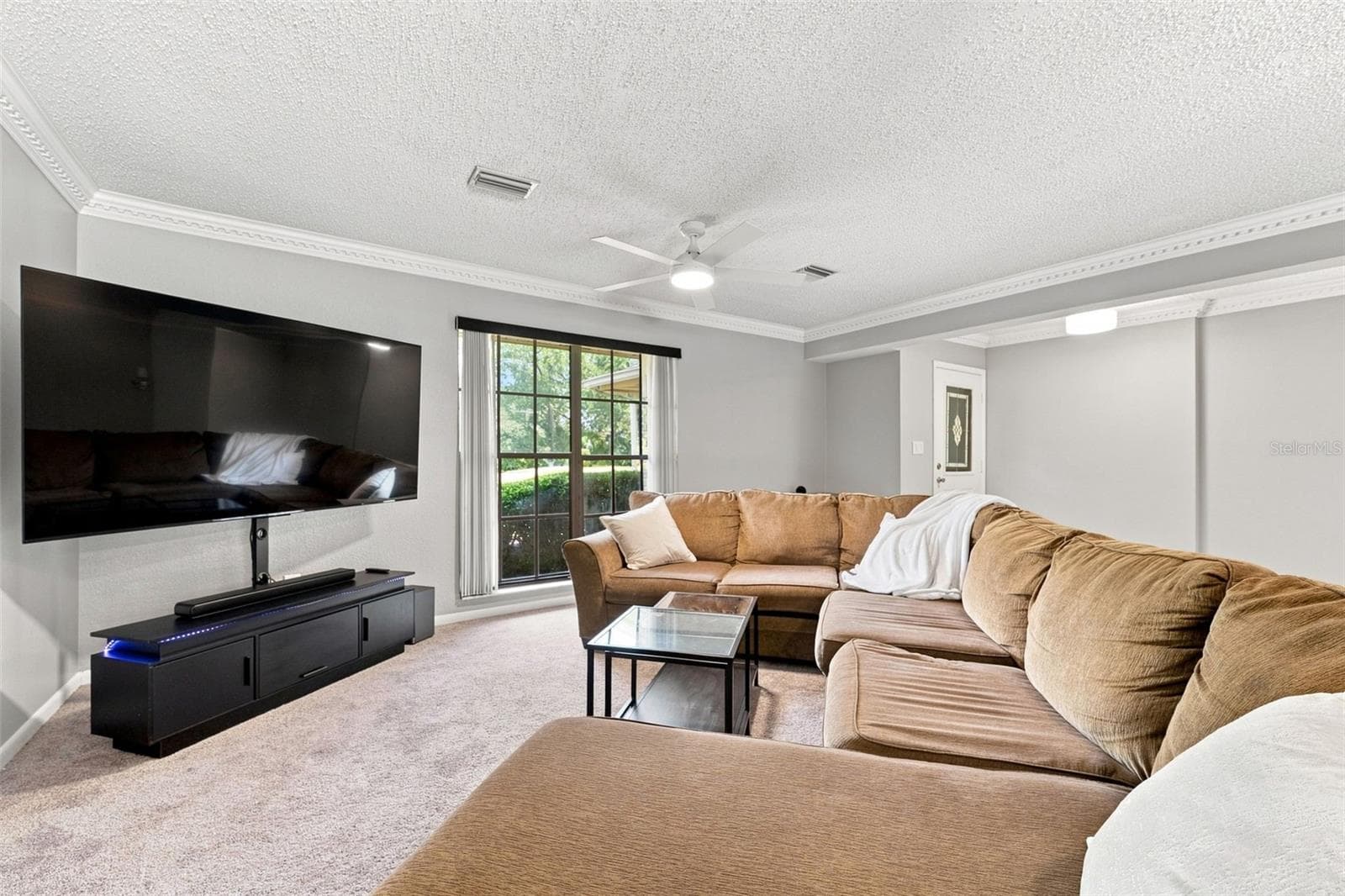 550 Palmdale Dr photo 5