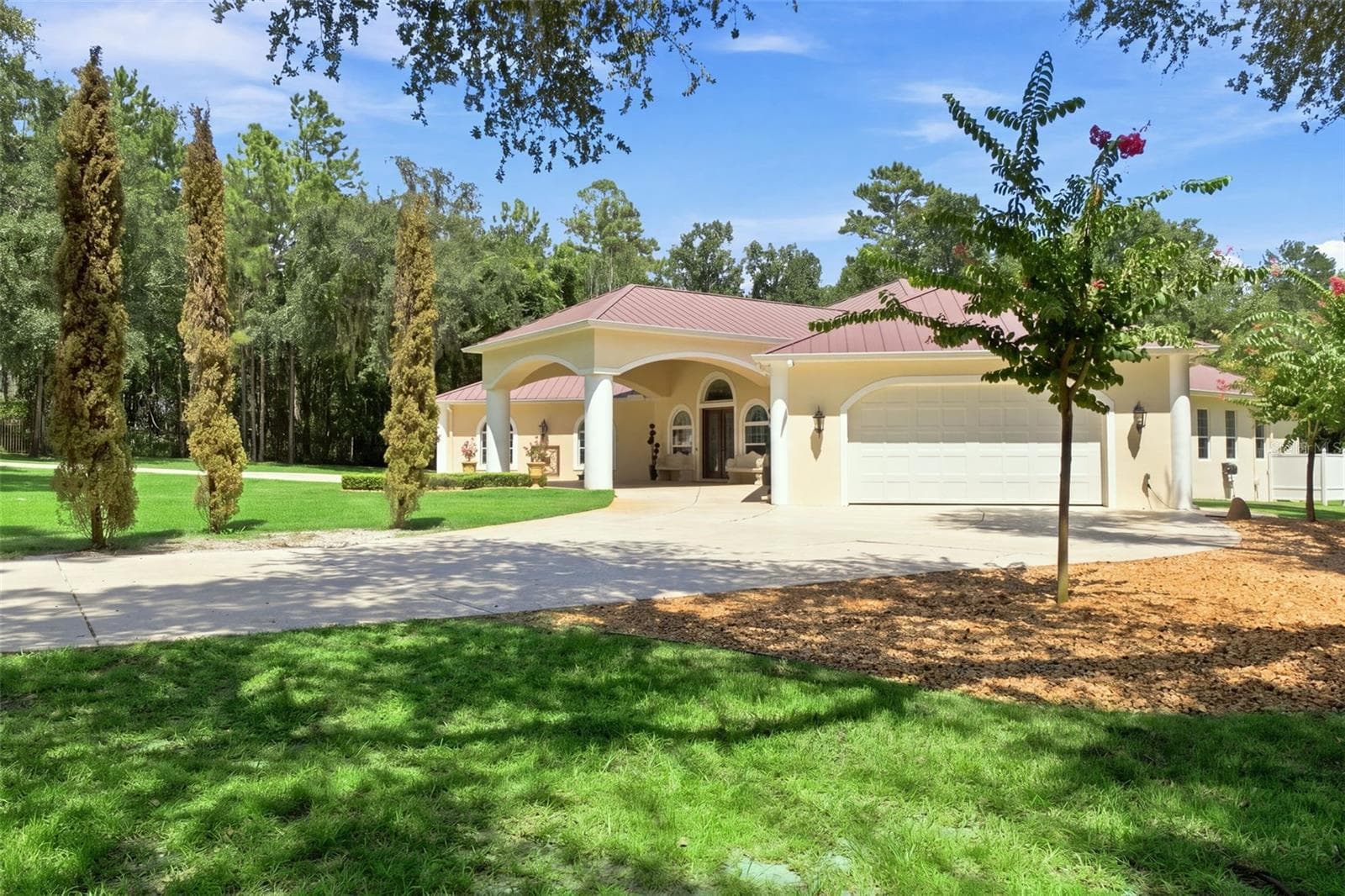 22259 Skyview Cir photo 4
