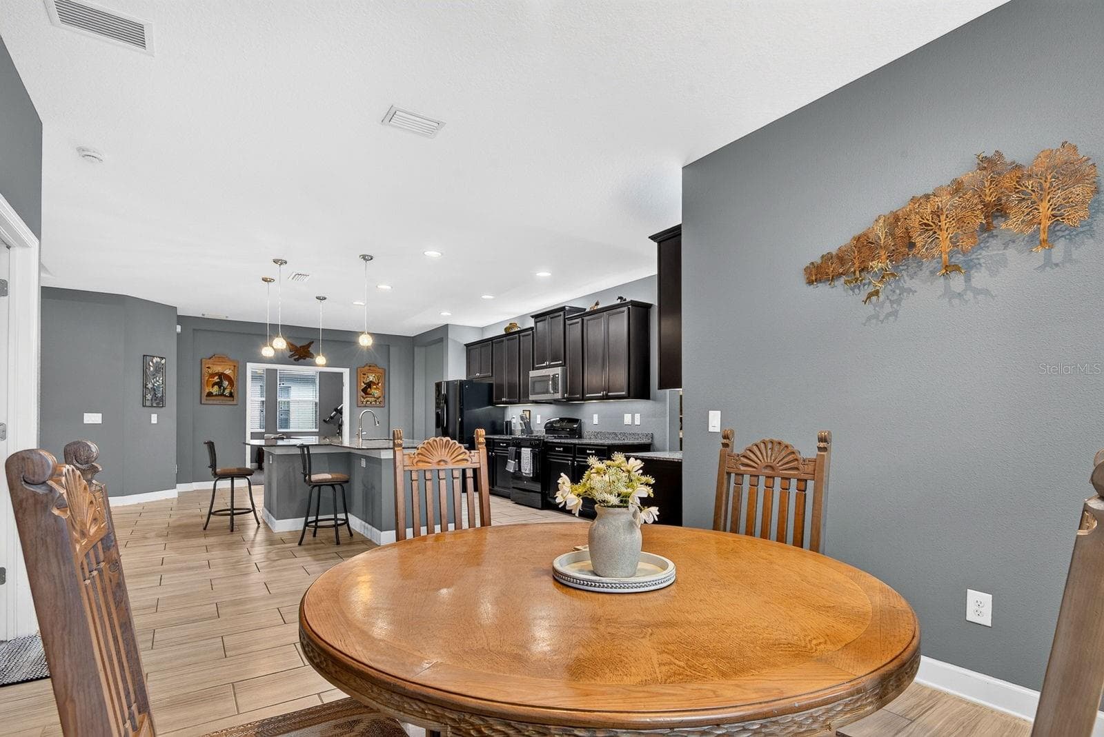 792 Rosemary Cir photo 5