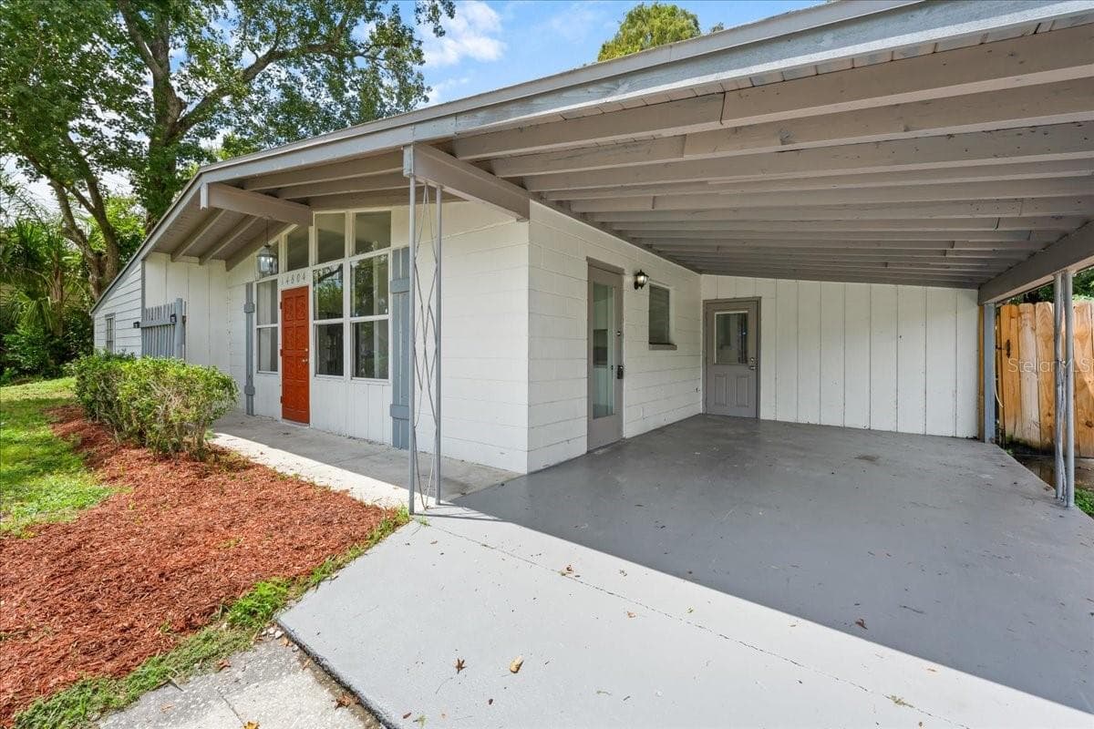 14804 N Boulevard photo 4