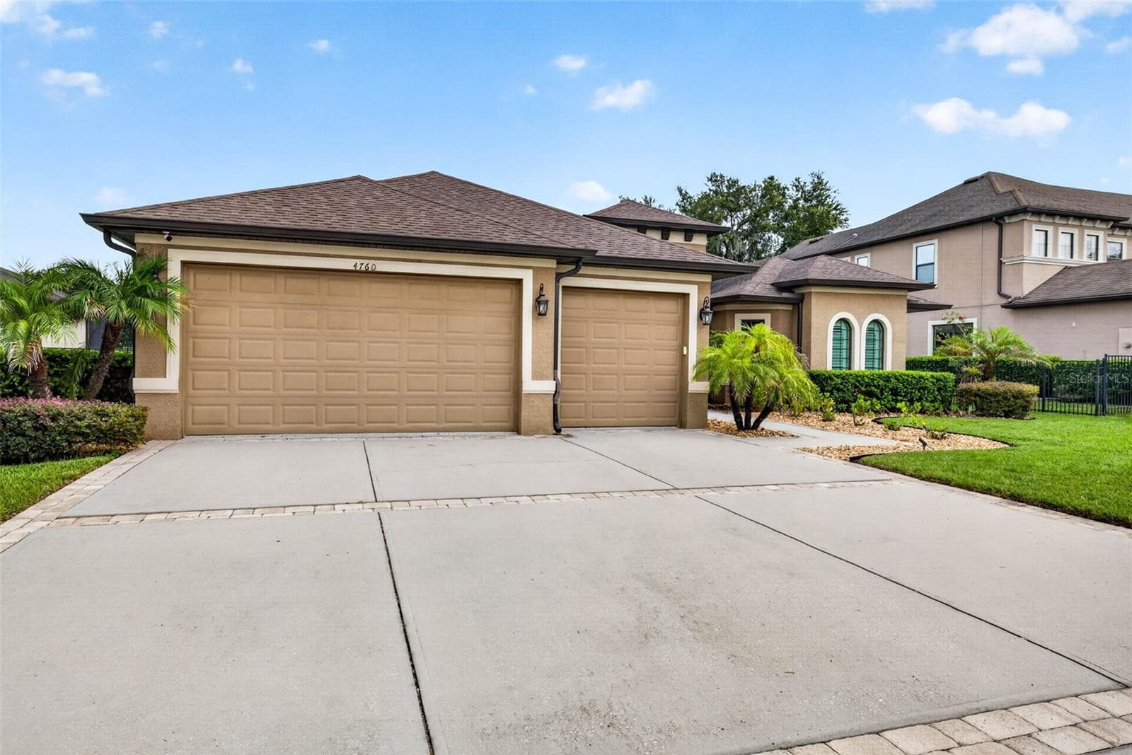 4760 Lago Vista Cir photo 3