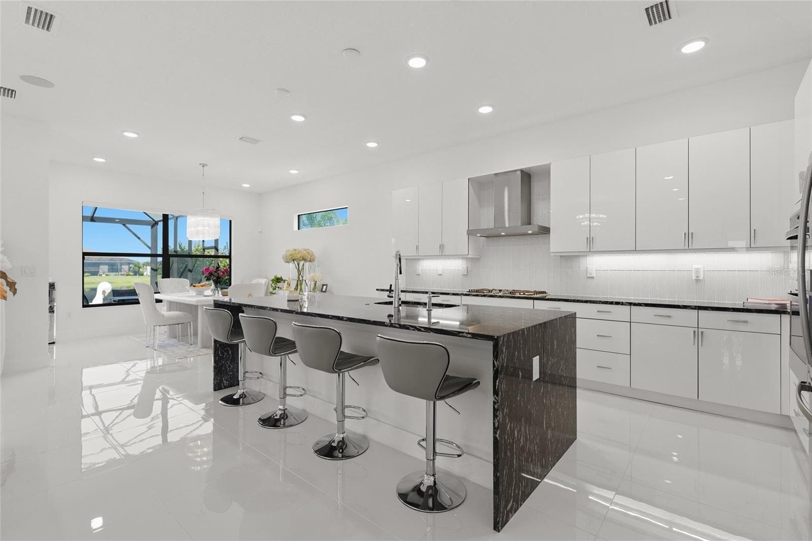 5060 Kiva Cir photo 5