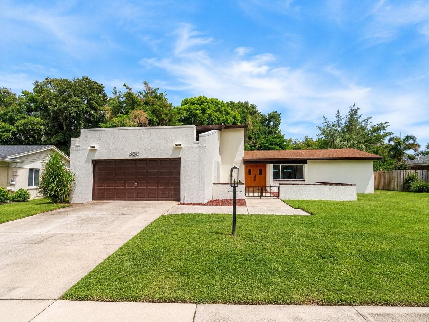 11735 Lipsey Rd