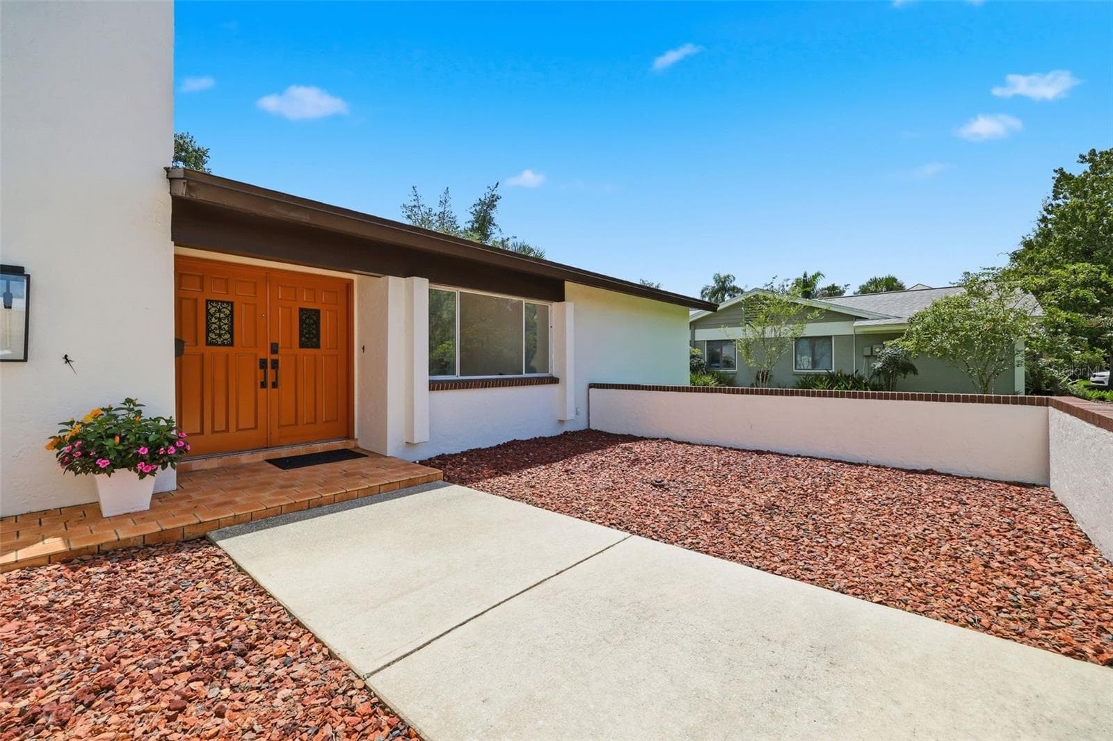 11735 Lipsey Rd photo 3