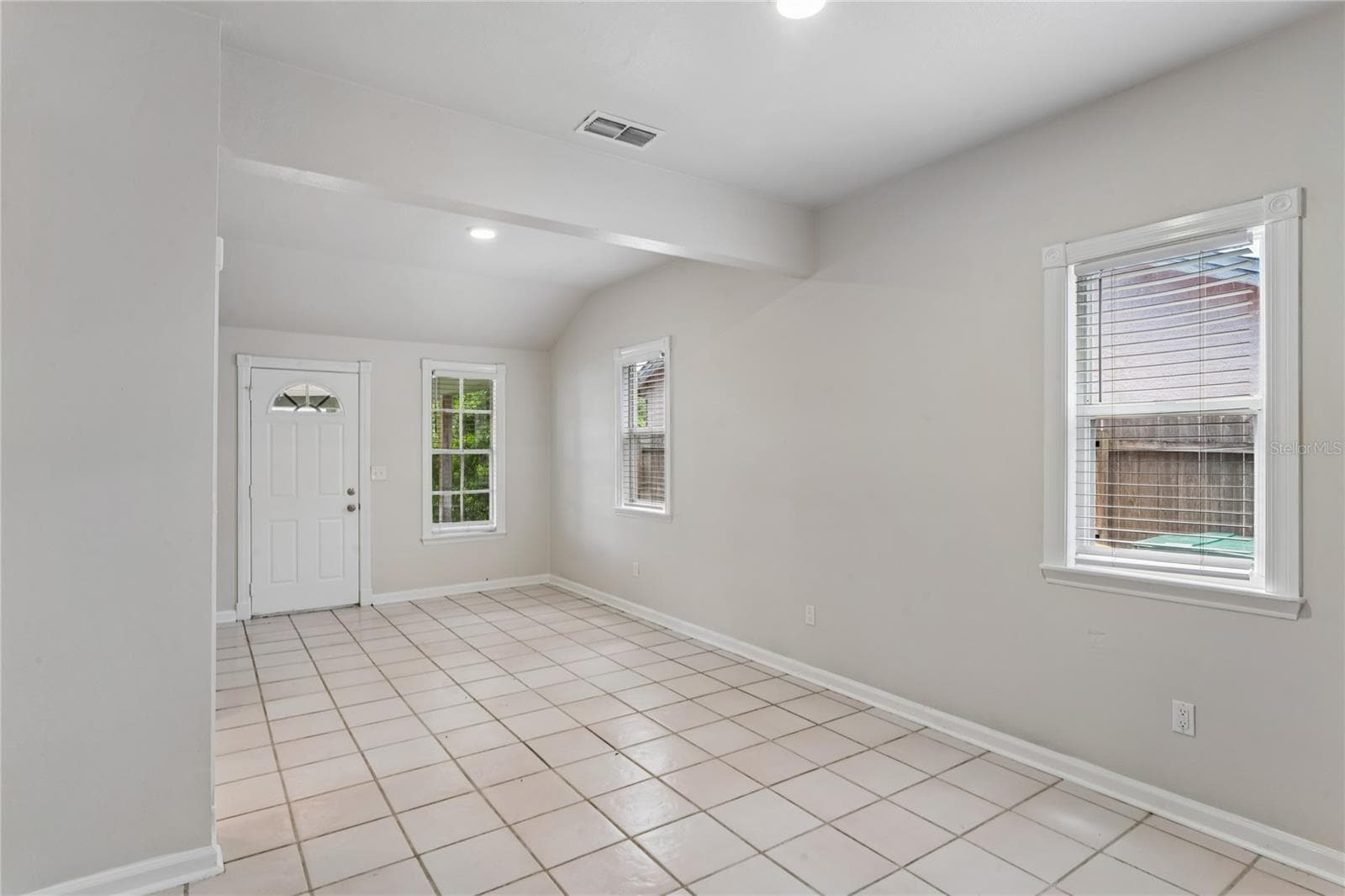 14623 Sunset Dr photo 4