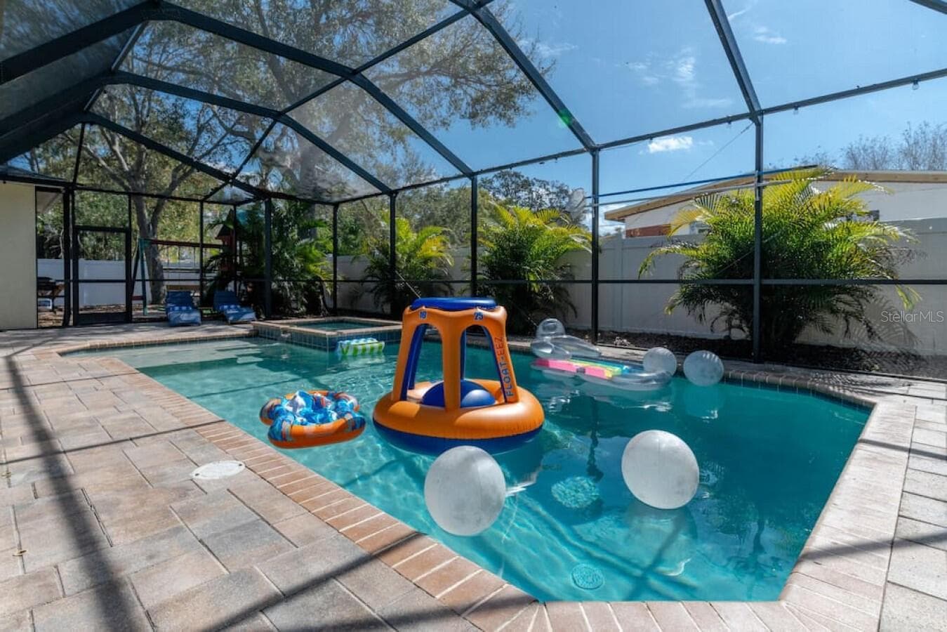 2930 W Rogers Ave photo 3