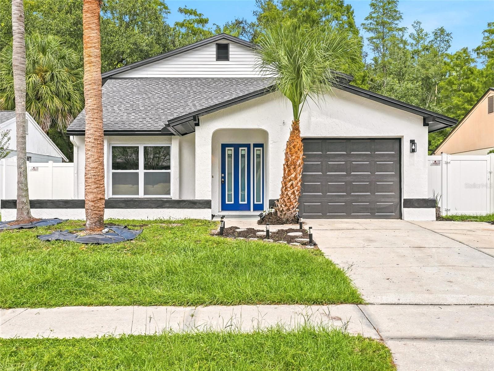 15924 Winding Dr photo 2