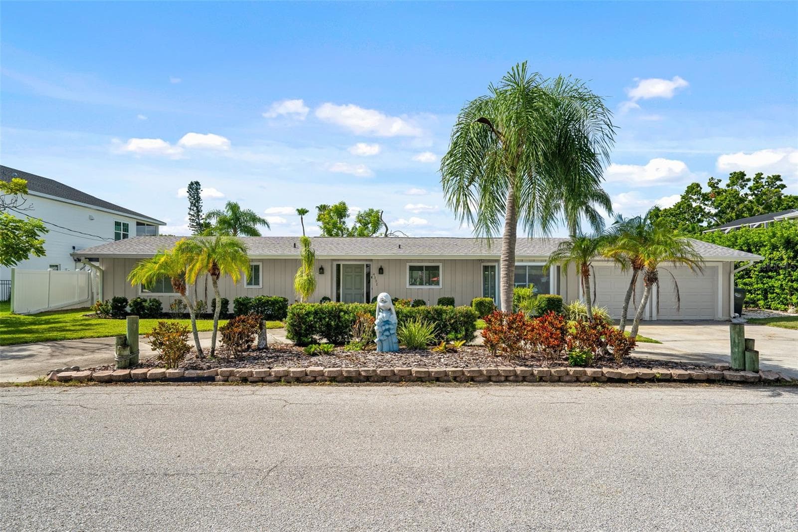 4331 Pompano Ln photo 2