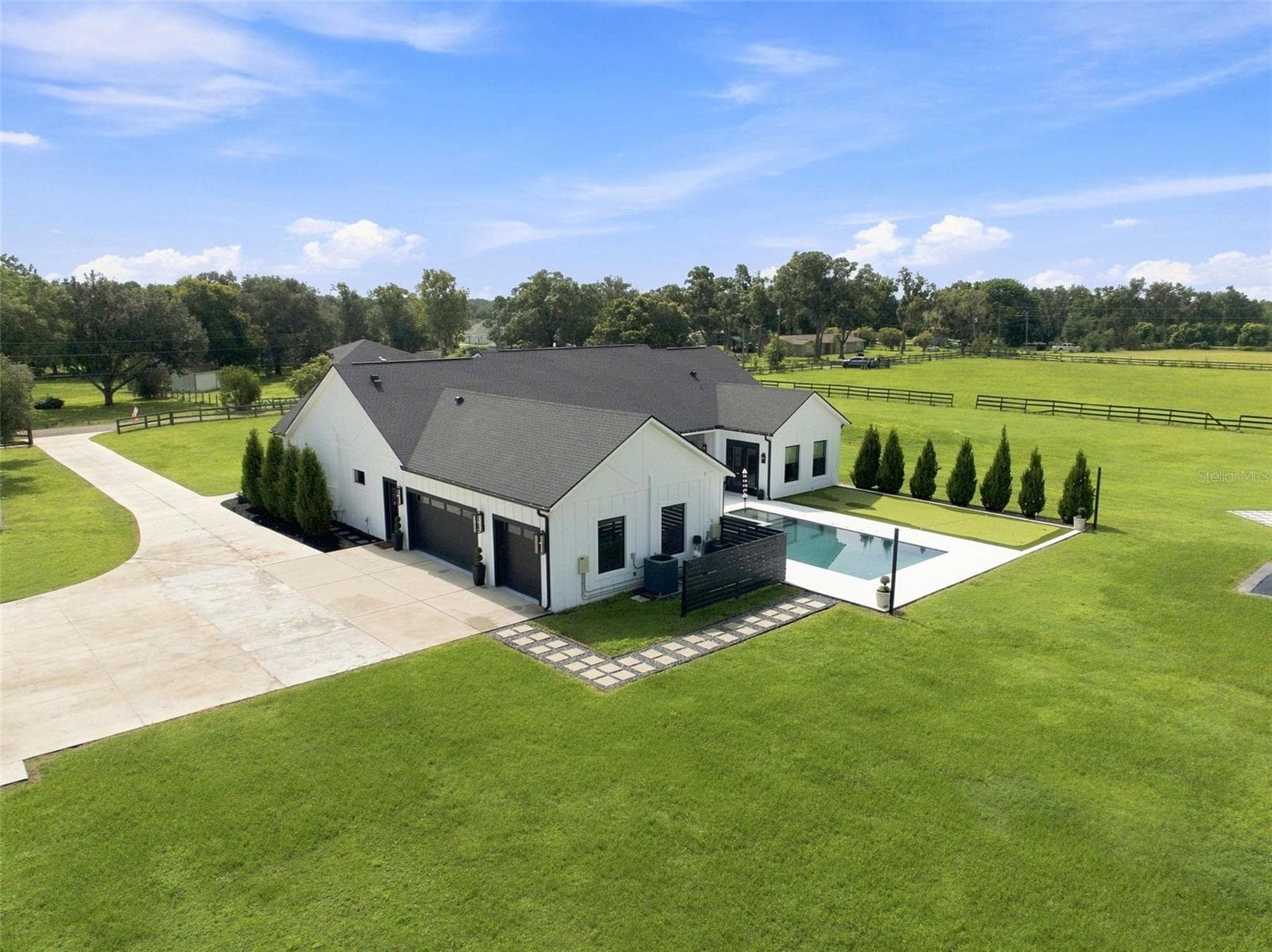 14133 Jennifer Way photo 5