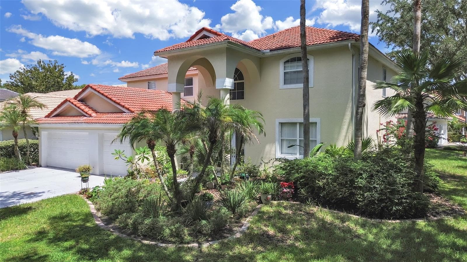 10212 Garden Alcove Dr photo 2