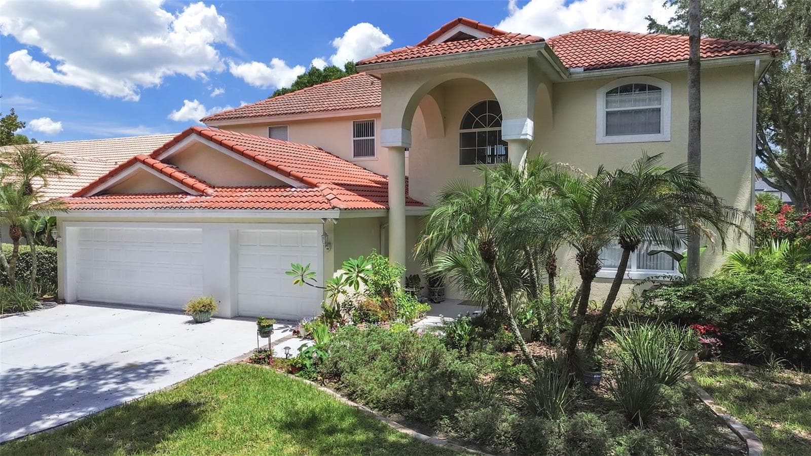 10212 Garden Alcove Dr photo 3