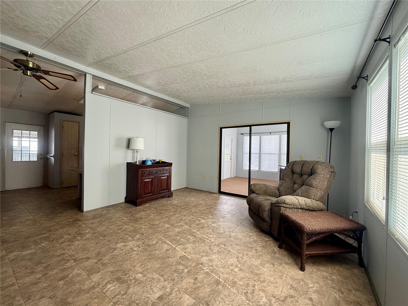 225 N Saint Thomas Cir photo 3