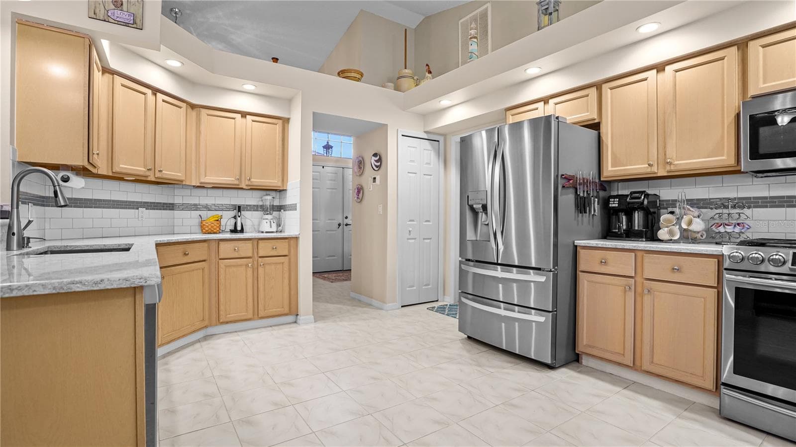 9221 Halberg Dr photo 2