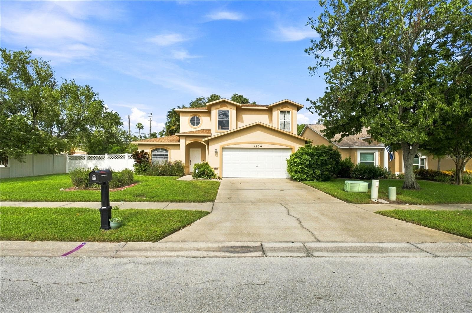 1220 Alexander Way photo 2