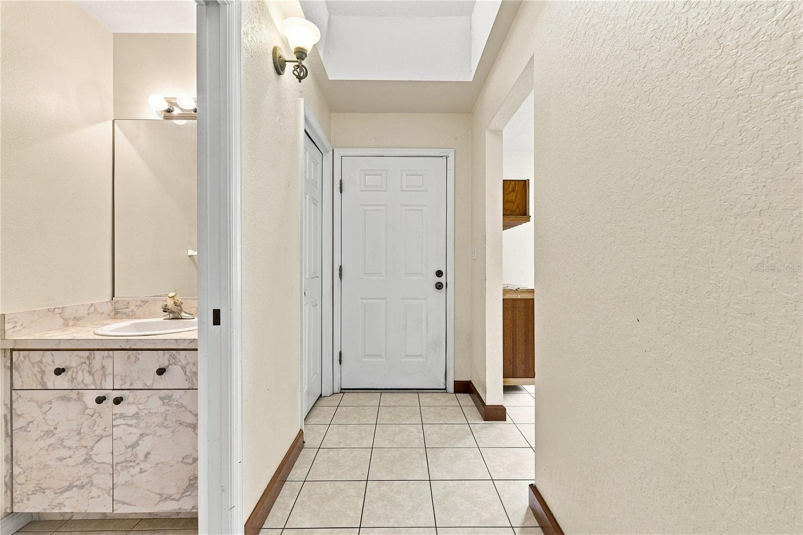 1220 Alexander Way photo 3