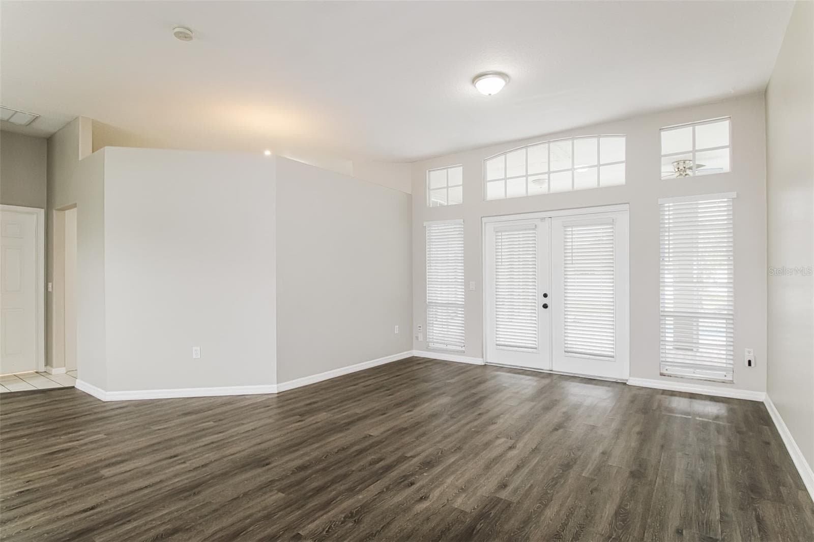 4604 Trimble Ln photo 5