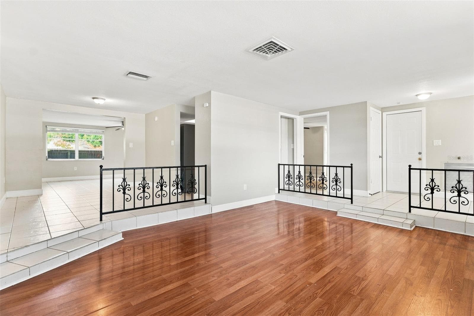 5600 Andrea Dr photo 3