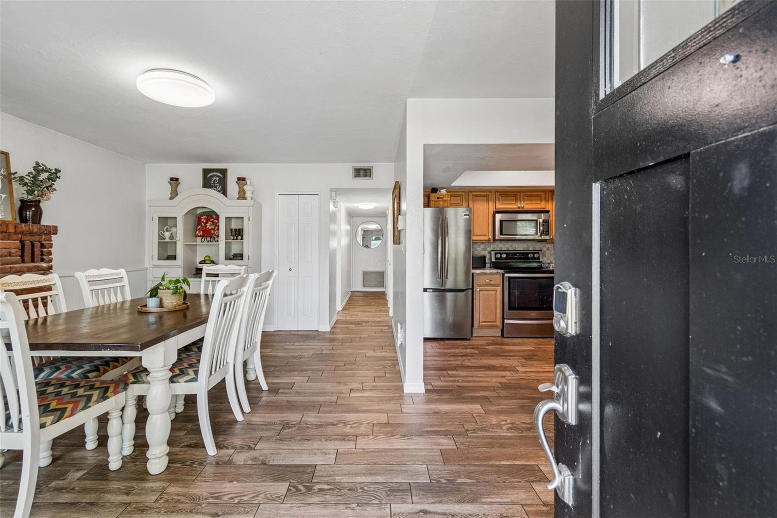 10748 Village Green Ave photo 4