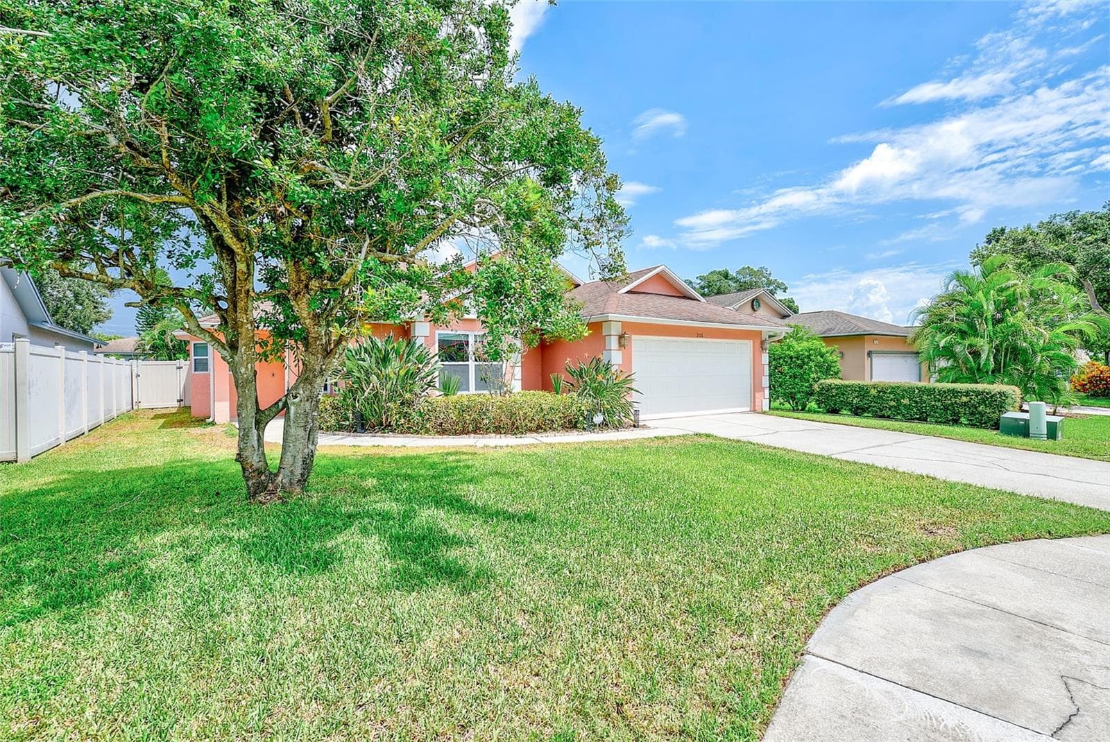 3106 Featherwood CT photo 4