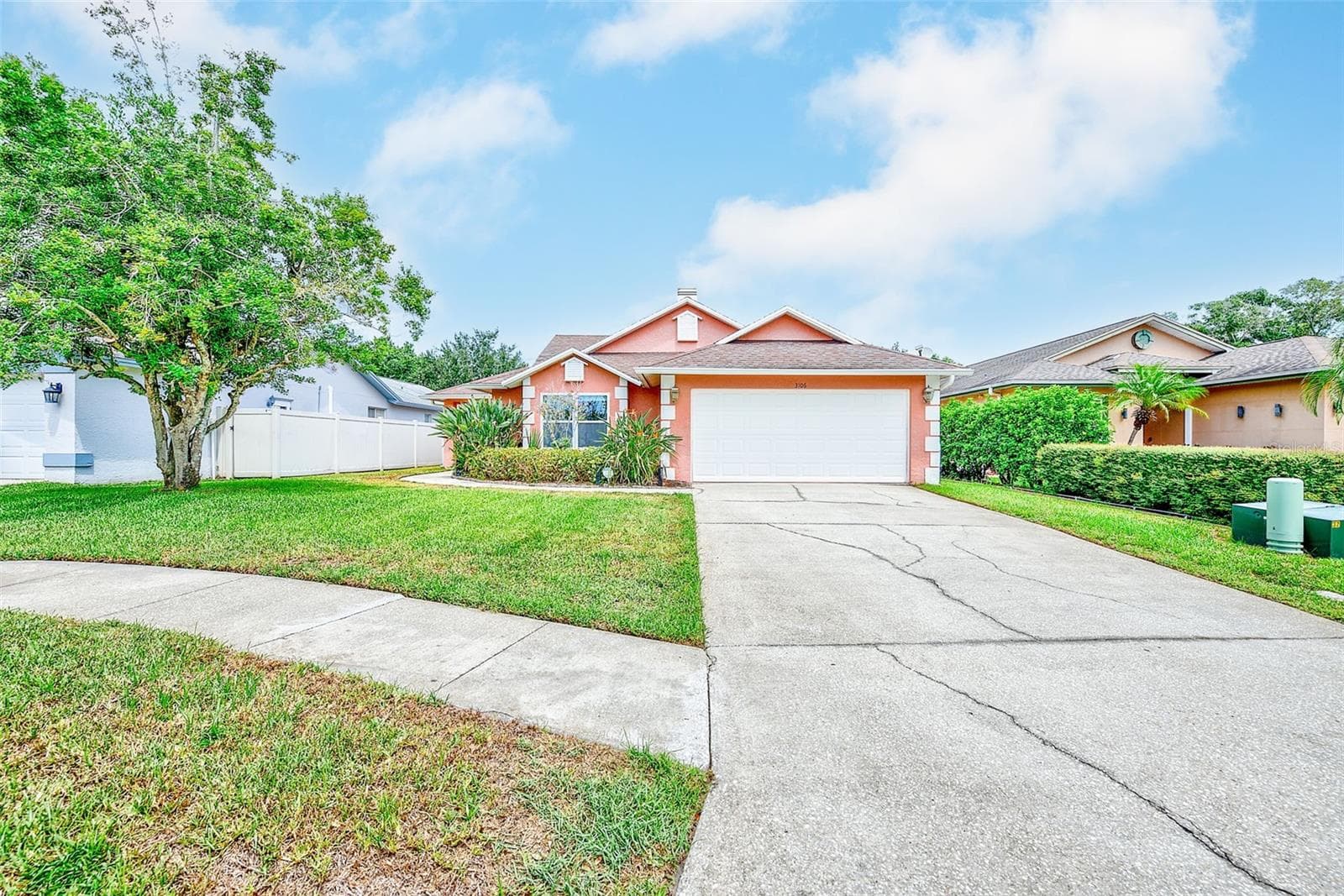 3106 Featherwood CT photo 3
