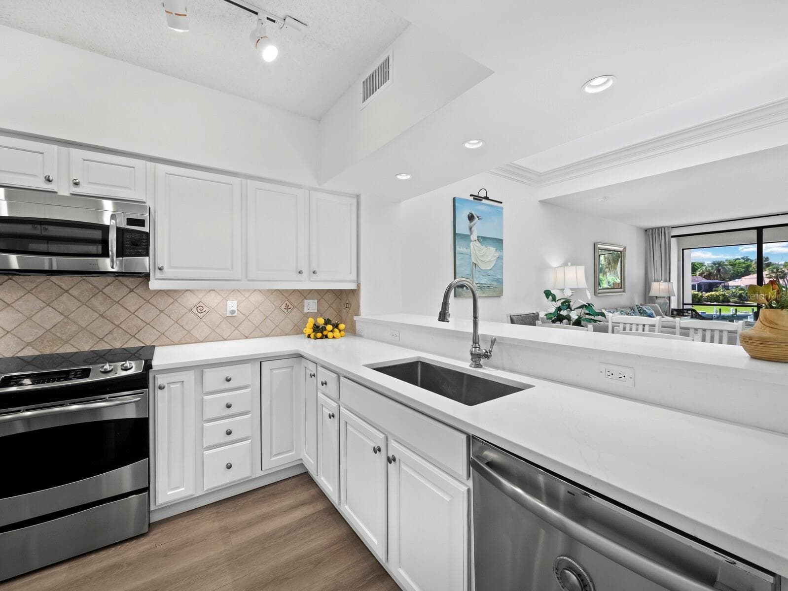 1906 Harbourside Dr #303 photo 4