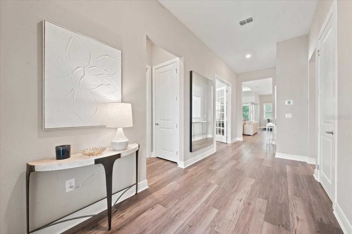 10708 Saratoga Pl photo 4