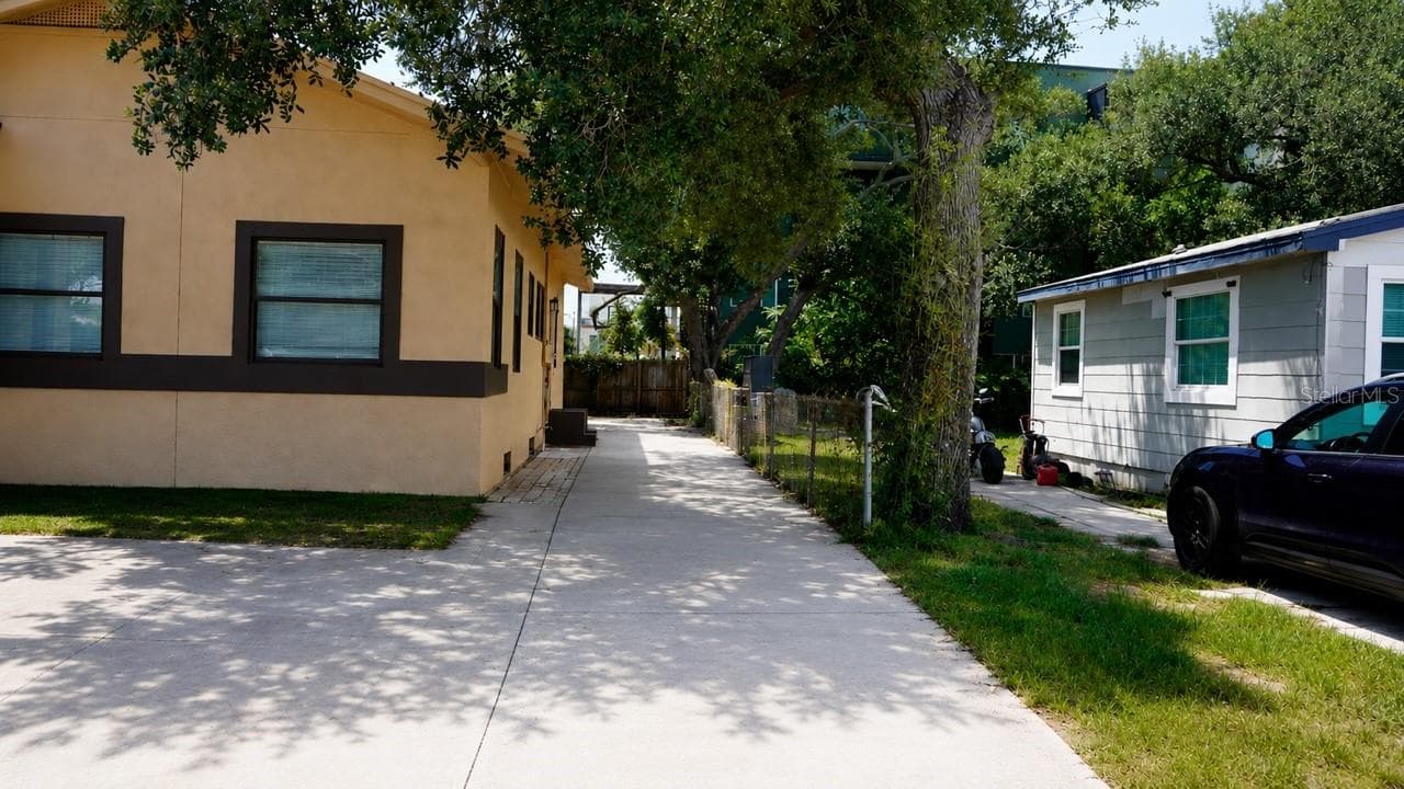 650 30th Ave S photo 3