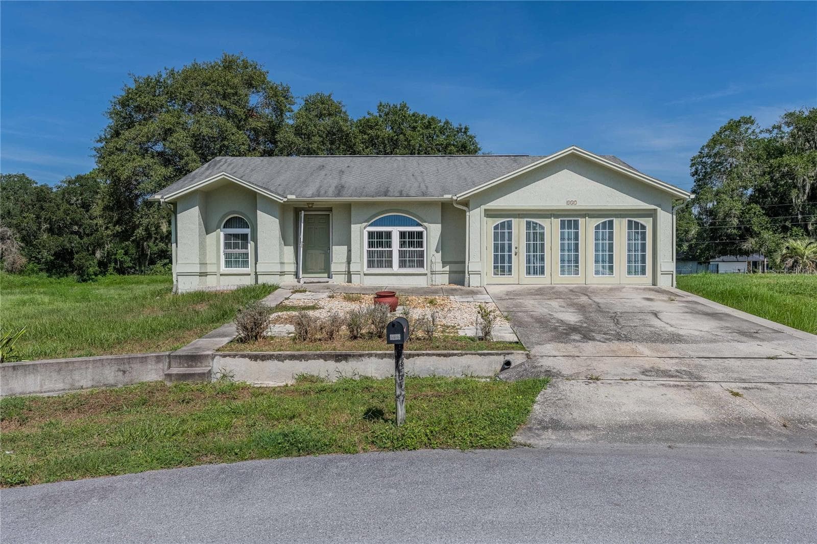 257 Lindale St photo 3
