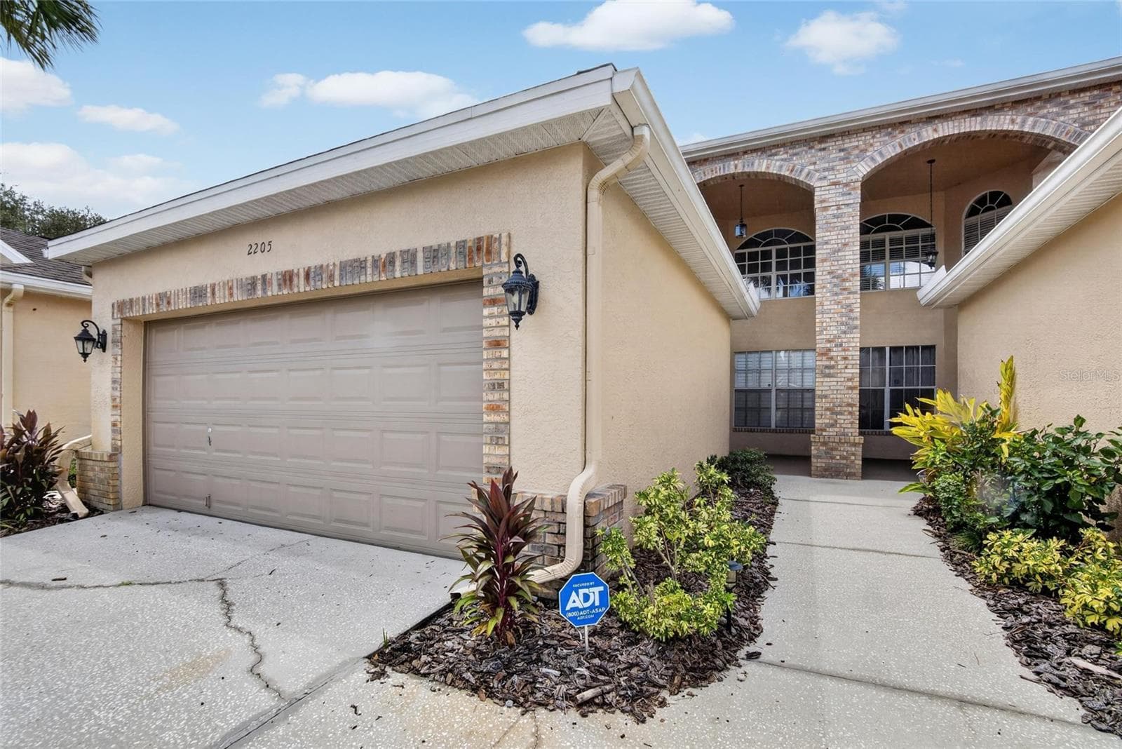 2205 Preservation Dr photo 2