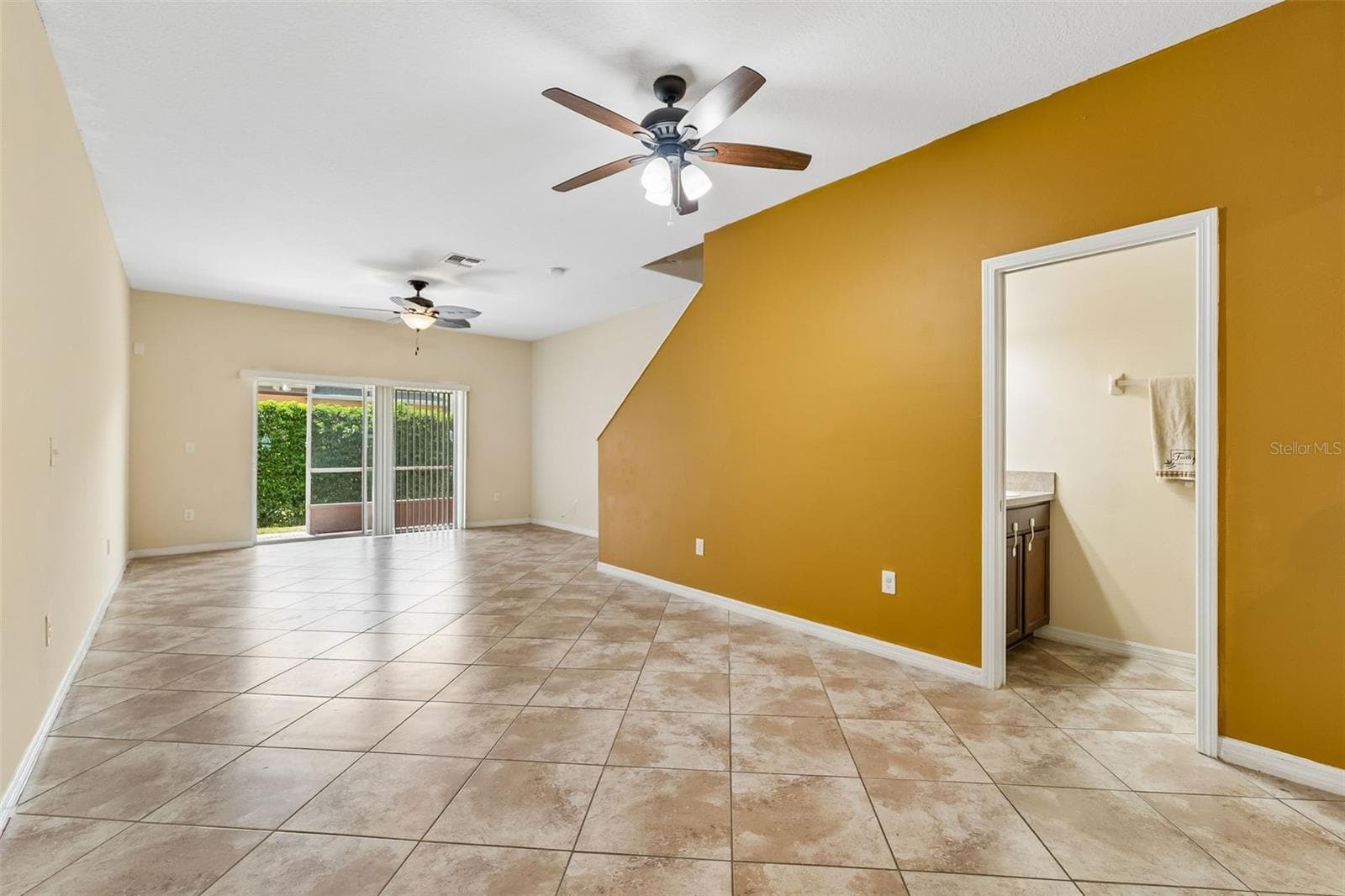 4127 Shade Tree Ln photo 3