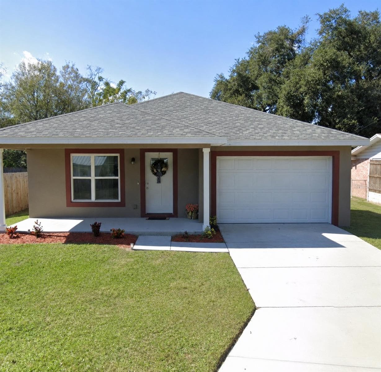 313 Griffin Ave photo 2