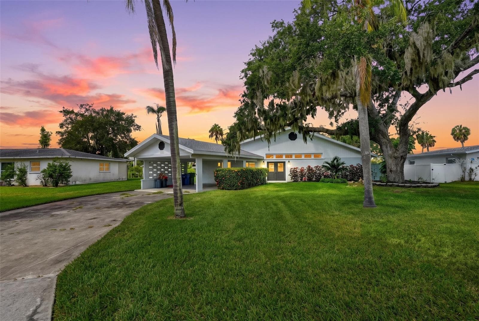 341 Shore Dr photo 5