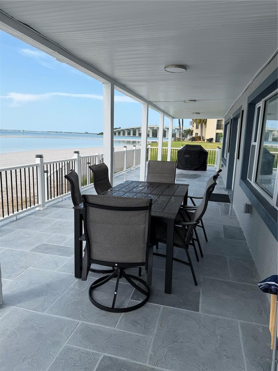 887 S Gulfview Blvd photo 4