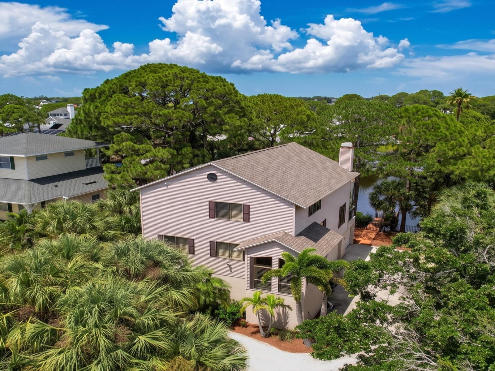 777 Claudia Ln photo 3