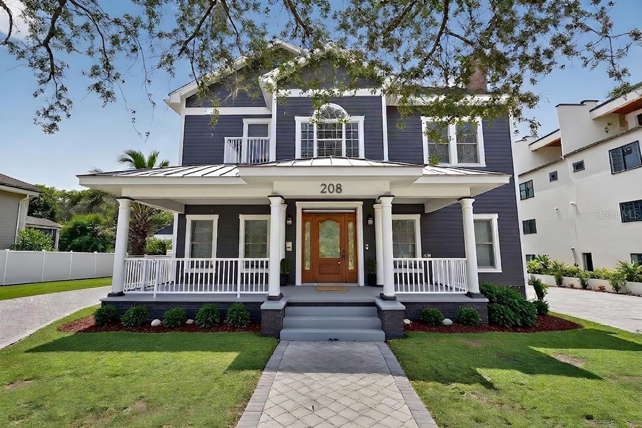 208 W Ross Ave photo 2