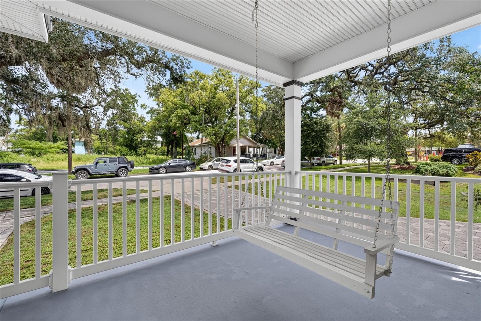 208 W Ross Ave photo 5