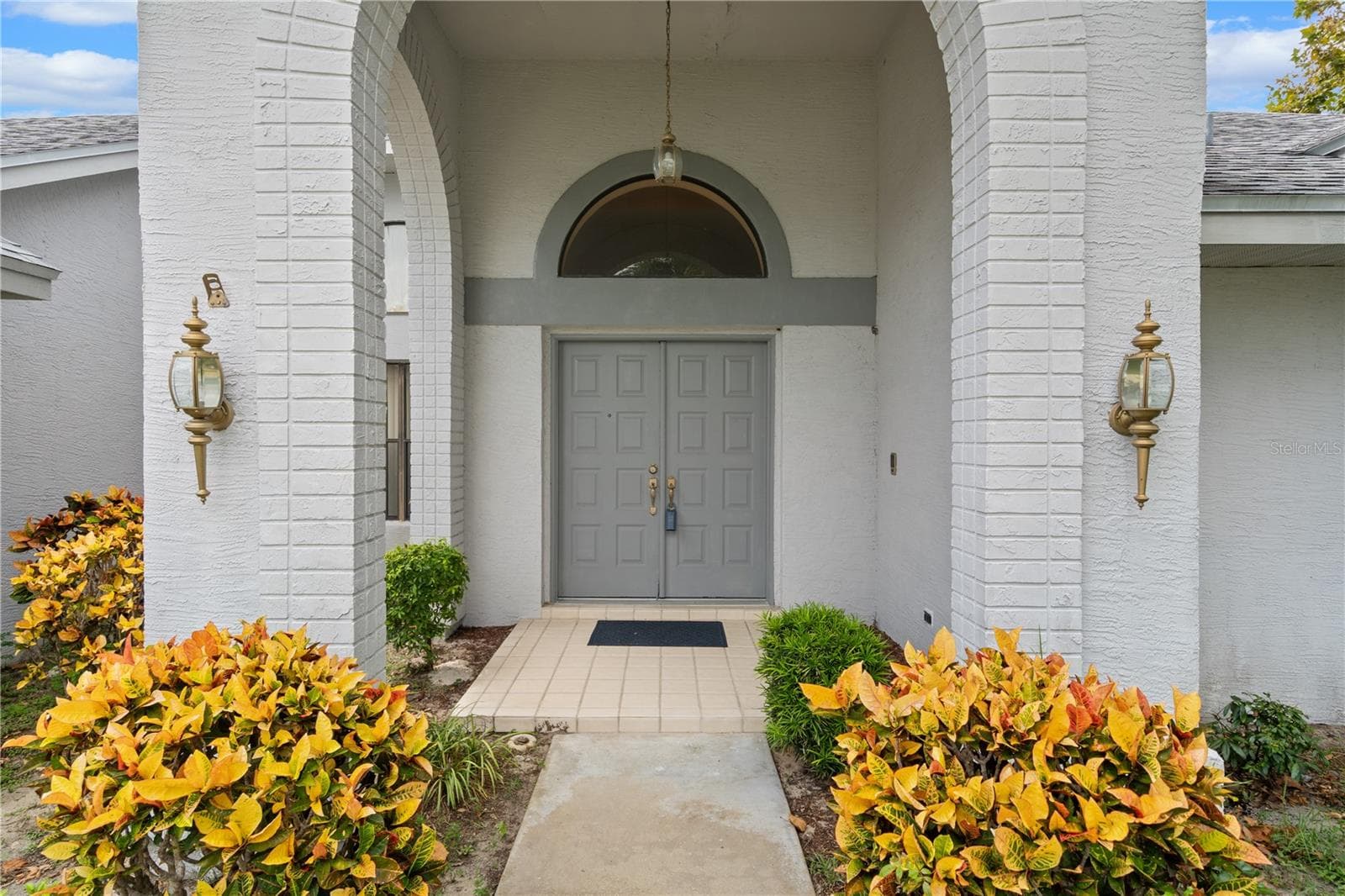 3225 Glenwood Cir photo 4